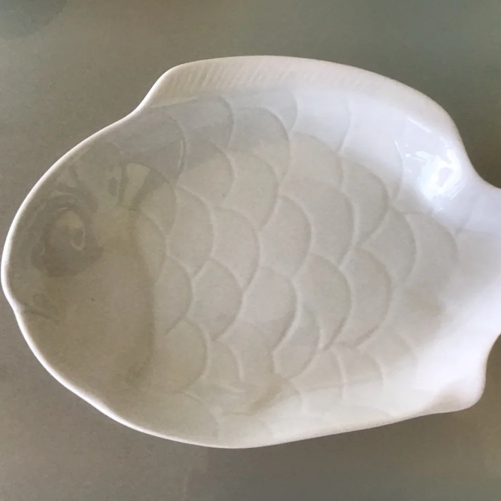VTG Dansk Arabesque White Embossed‎ Fish Dish Plate Platter 11.5” x 7” Excellent